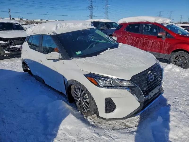 2022 NISSAN KICKS SV  