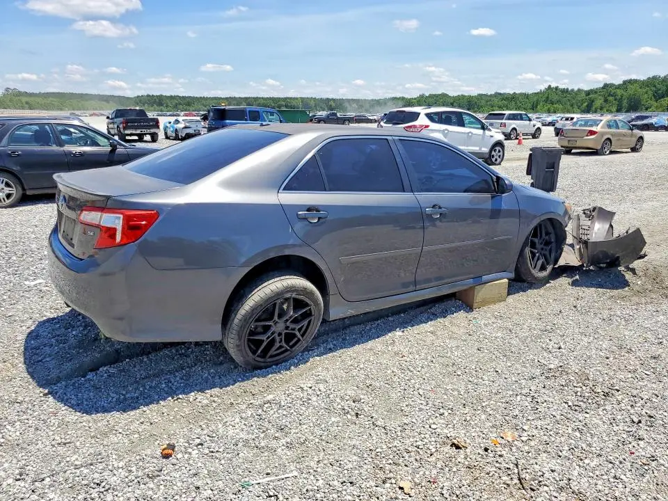 2012 TOYOTA CAMRY SE V6  