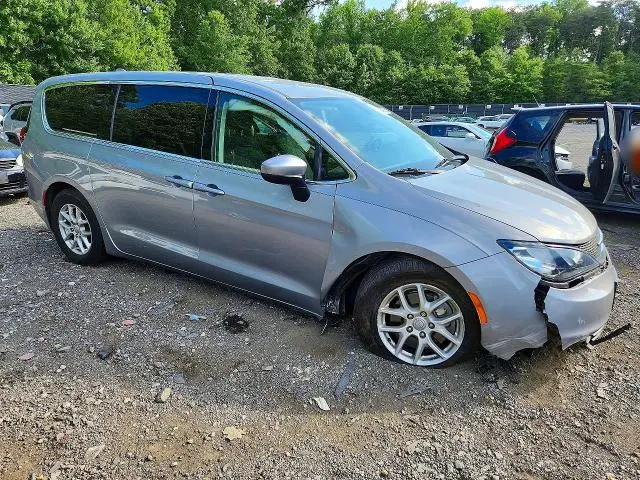 2017 CHRYSLER PACIFICA LX  