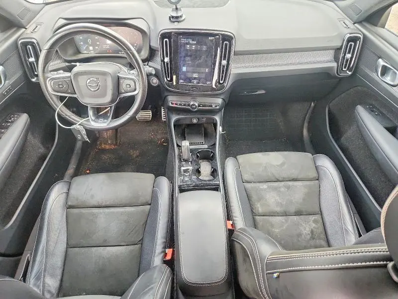 2019 VOLVO XC40 T5 R-DESIGN  