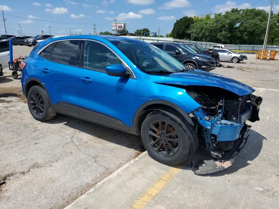 2021 FORD ESCAPE SE  