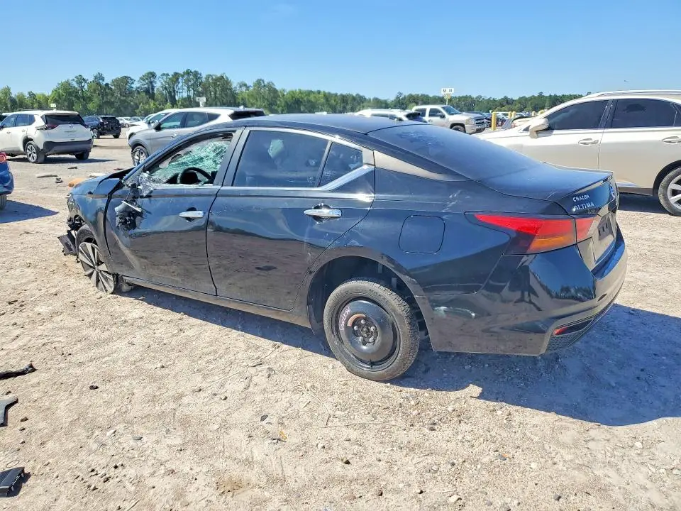 2022 NISSAN ALTIMA SV  