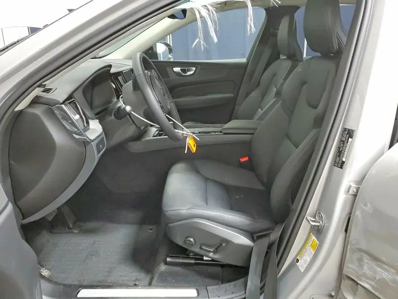 2025 VOLVO XC60 PLUS  