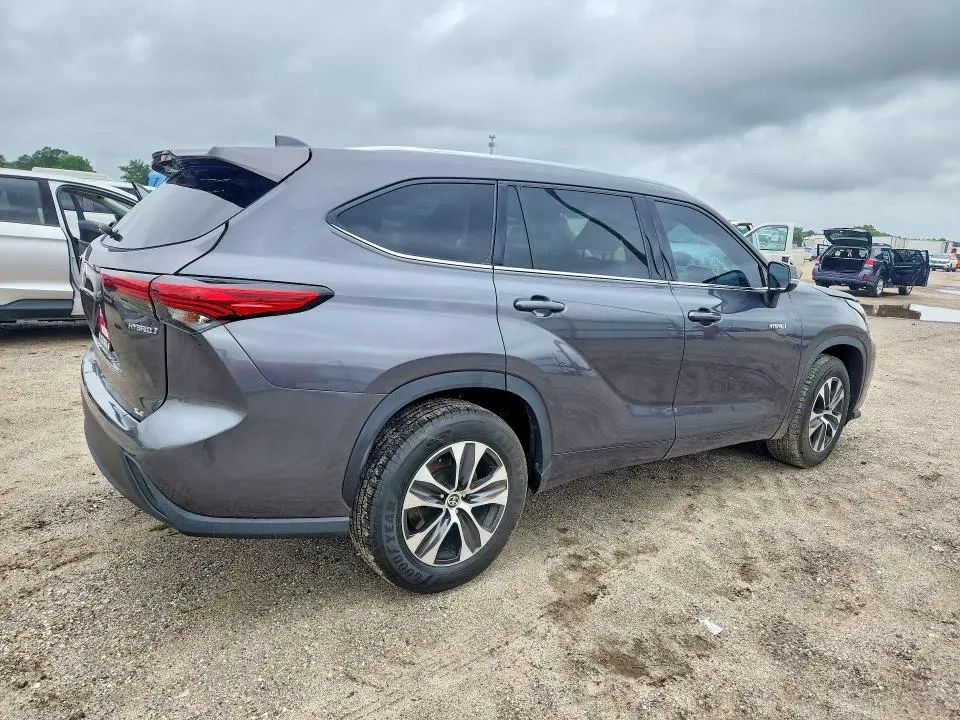 2020 TOYOTA HIGHLANDER HYBRID XLE  