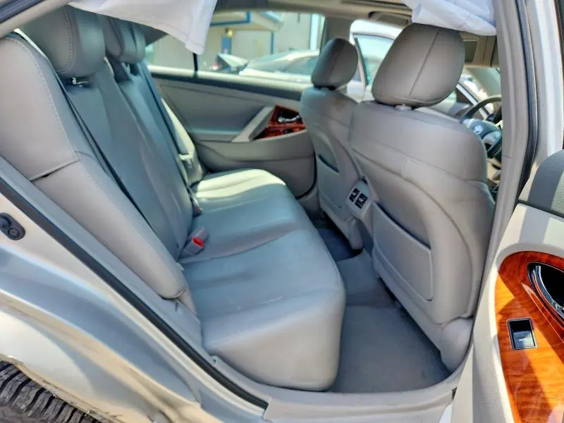 2011 TOYOTA CAMRY XLE  