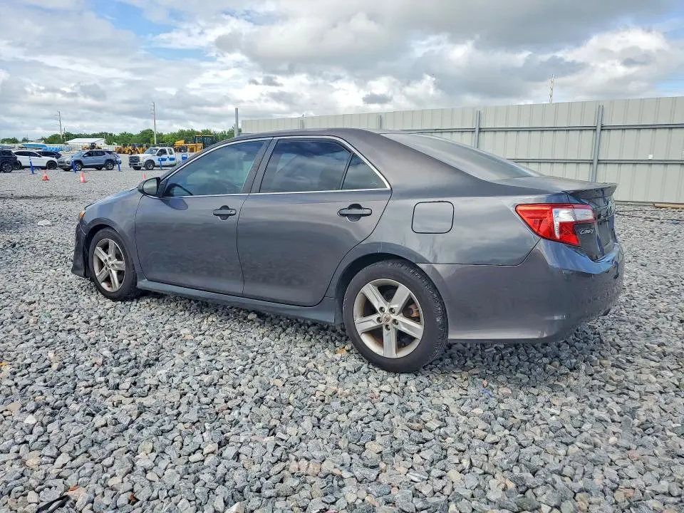 2013 TOYOTA CAMRY SE  