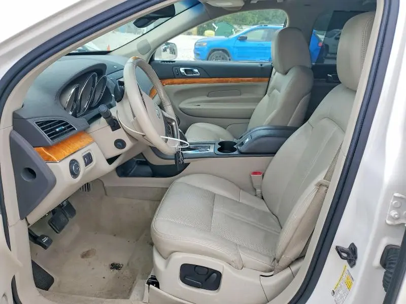 2010 LINCOLN MKT   