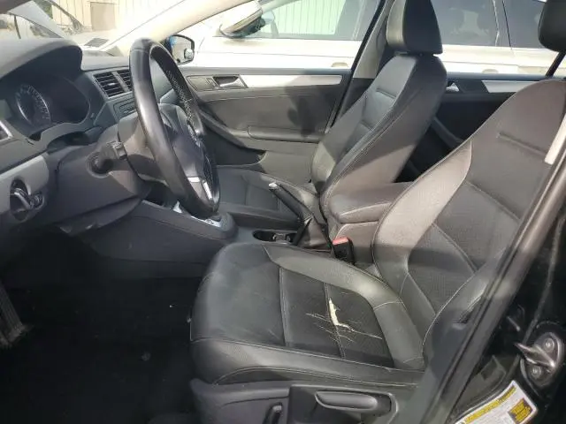 2013 VOLKSWAGEN JETTA SE  