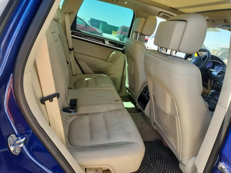 2016 VOLKSWAGEN TOUAREG SPORT  