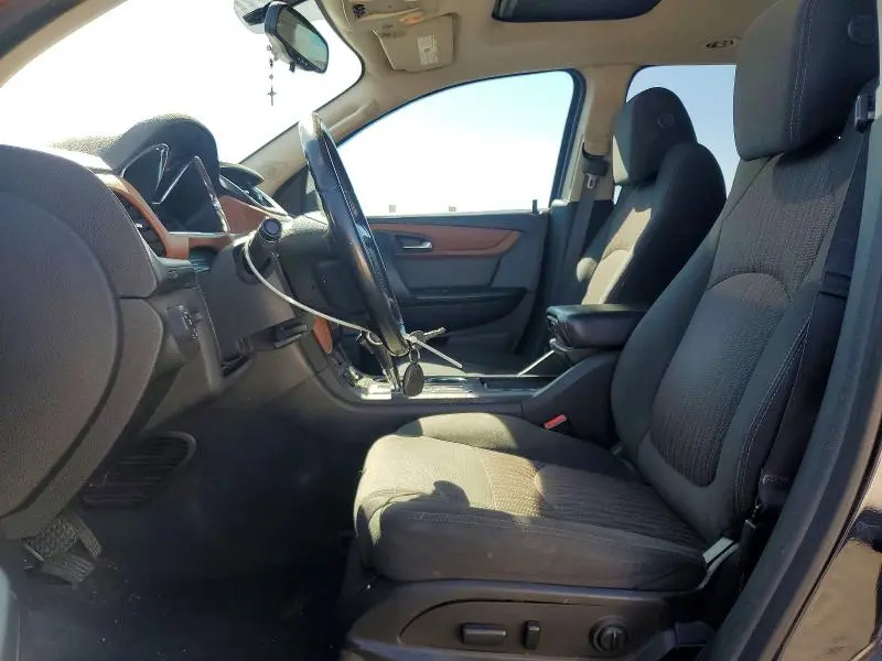 2017 CHEVROLET TRAVERSE LT  