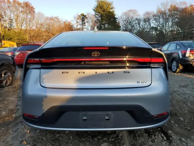 2024 TOYOTA PRIUS LE  