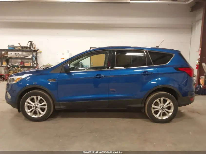 2019 FORD ESCAPE SE
