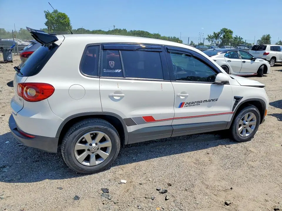 2010 VOLKSWAGEN TIGUAN S  