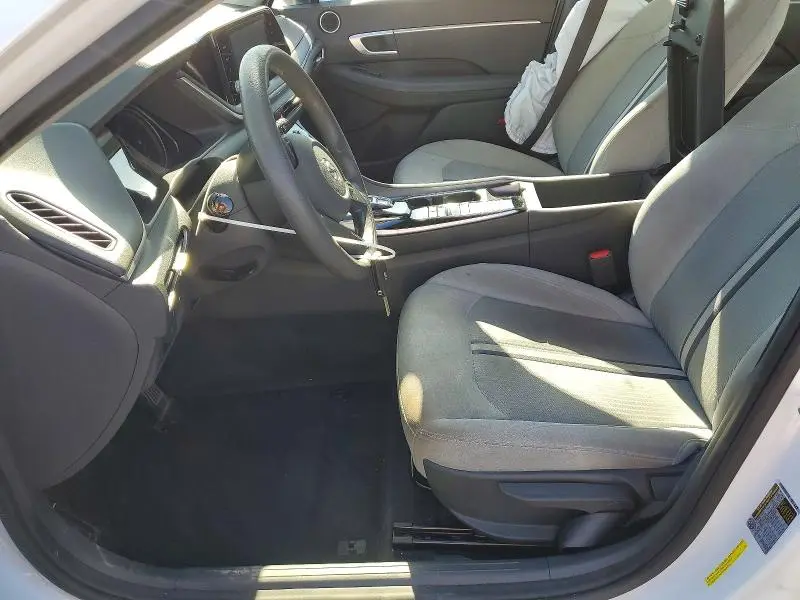 2022 HYUNDAI SONATA SE  
