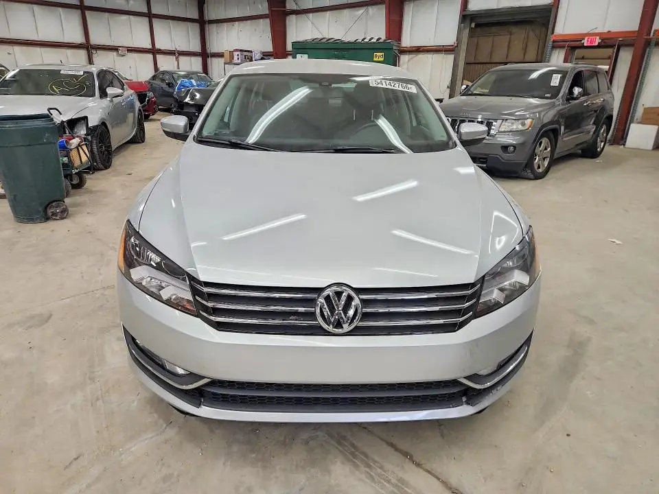 2015 VOLKSWAGEN PASSAT S  