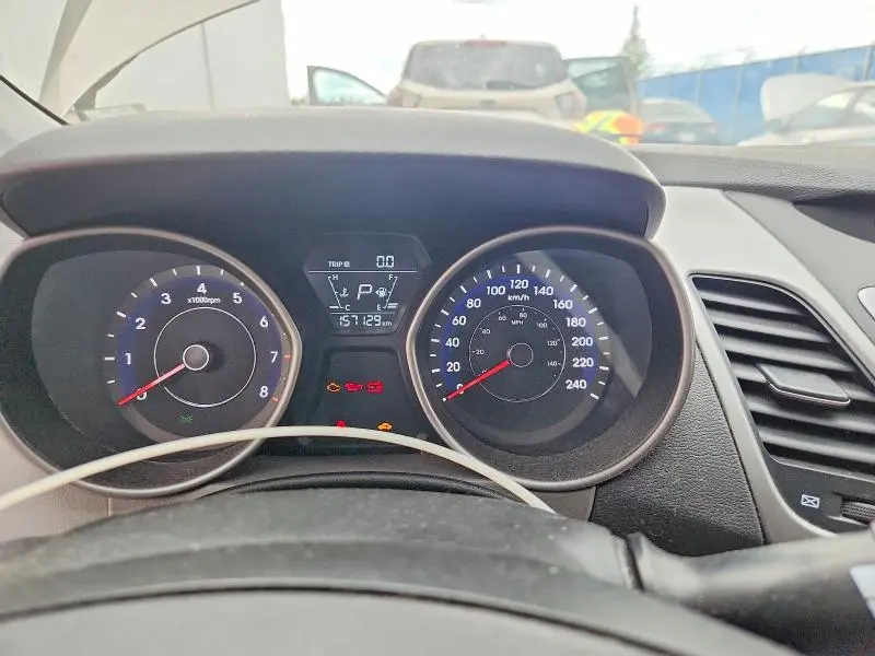 2014 HYUNDAI ELANTRA SE  
