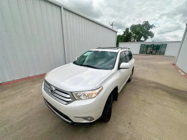 2012 TOYOTA HIGHLANDER SE