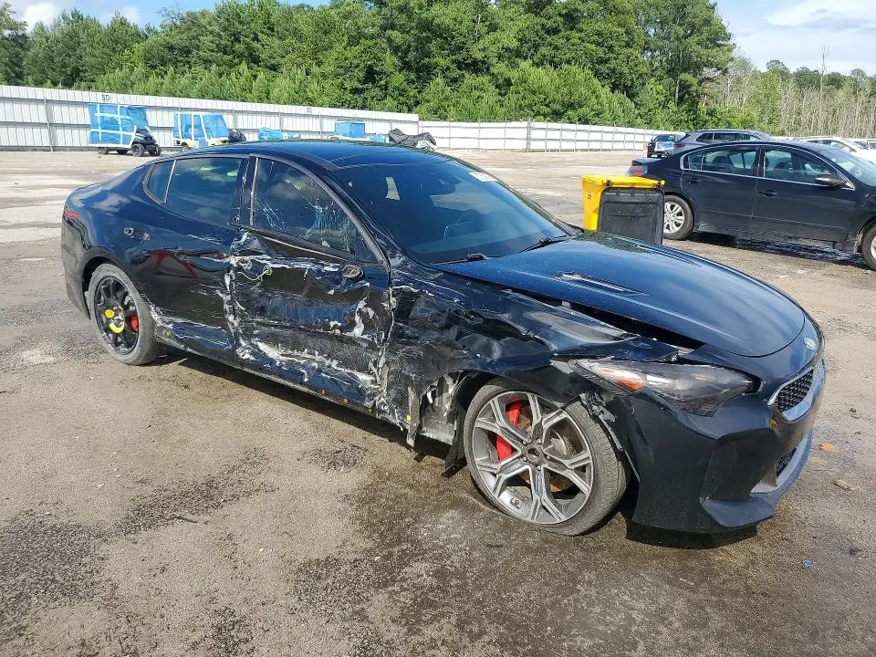 2019 KIA STINGER GT1  