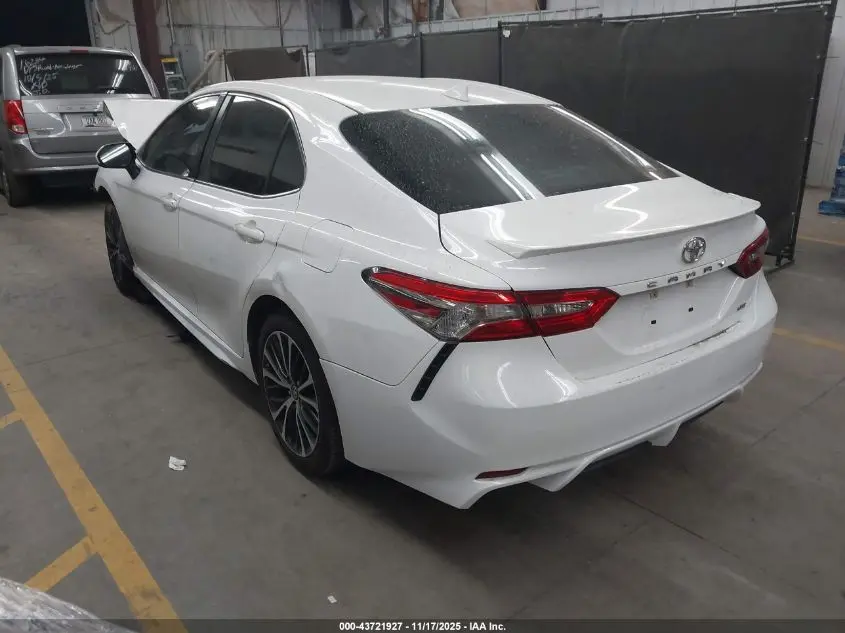 2019 TOYOTA CAMRY SE