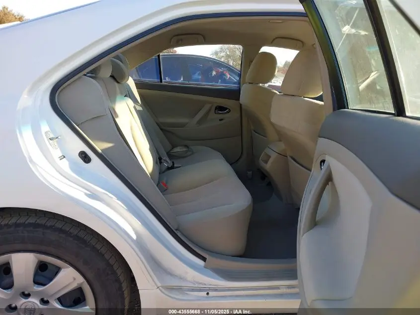 2010 TOYOTA CAMRY LE