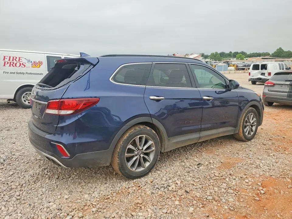 2017 HYUNDAI SANTA FE SE  