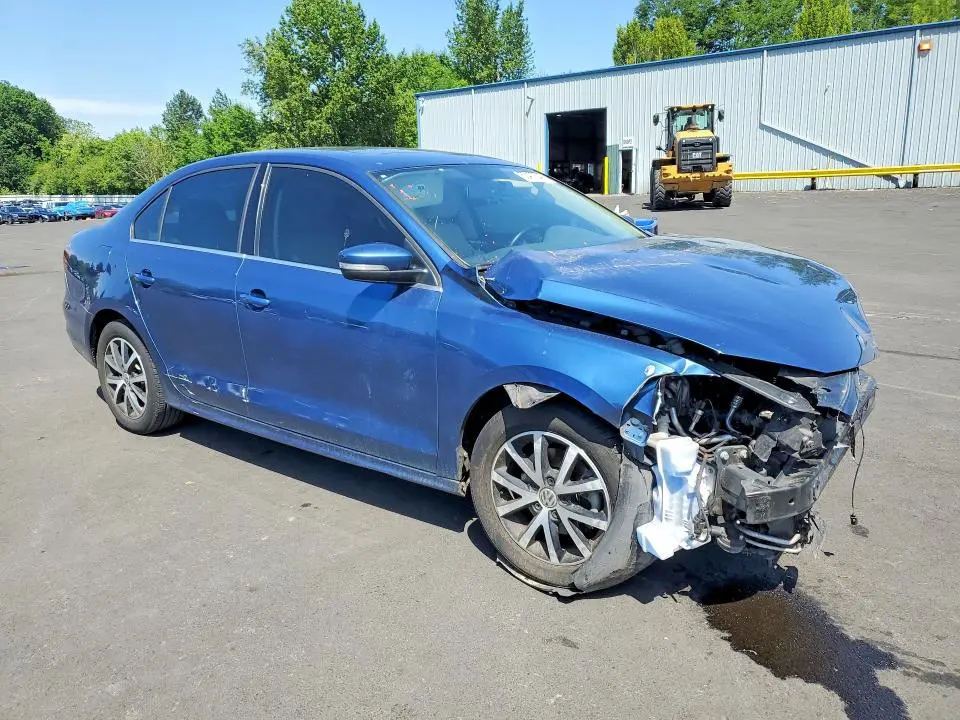 2017 VOLKSWAGEN JETTA SE  