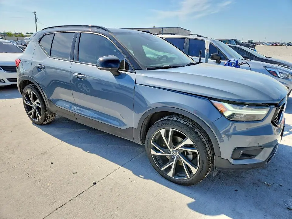 2021 VOLVO XC40 T5 R-DESIGN  