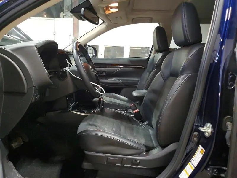 2020 MITSUBISHI OUTLANDER SE  