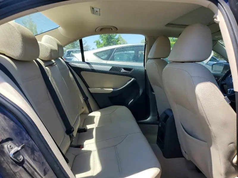 2013 VOLKSWAGEN JETTA SE  