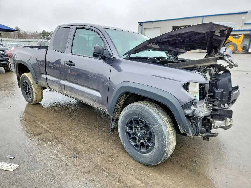 2022 TOYOTA TACOMA SR  