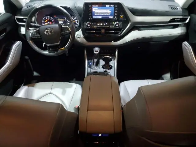 2020 TOYOTA HIGHLANDER XLE  