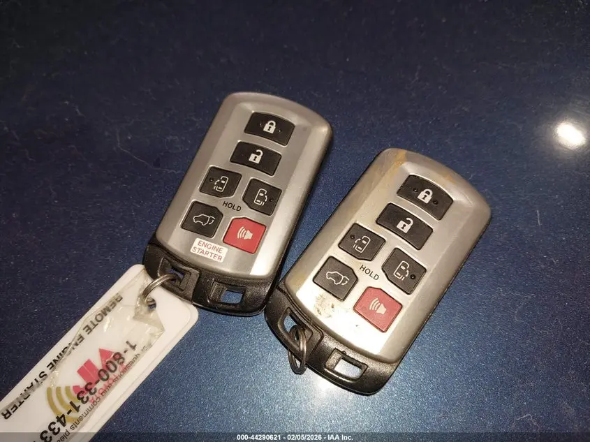 2015 TOYOTA SIENNA LIMITED PREMIUM 7 PASSENGER