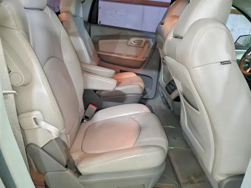 2012 CHEVROLET TRAVERSE LT  