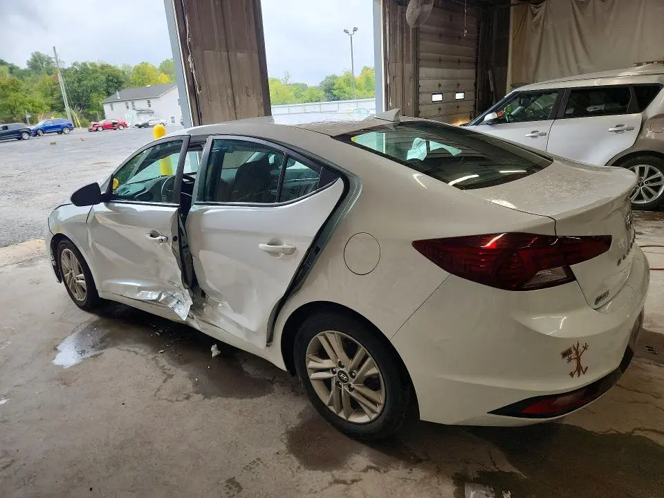 2020 HYUNDAI ELANTRA SEL  