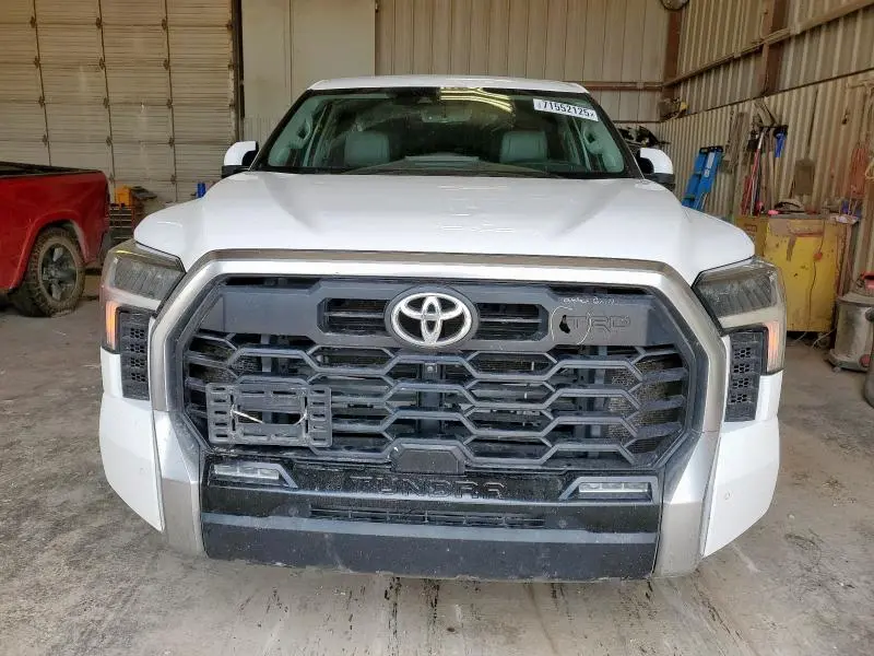 2022 TOYOTA TUNDRA CREWMAX LIMITED  