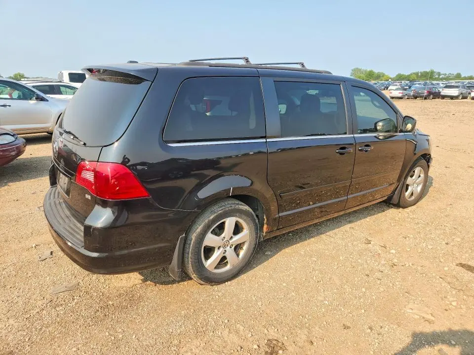 2011 VOLKSWAGEN ROUTAN SE  