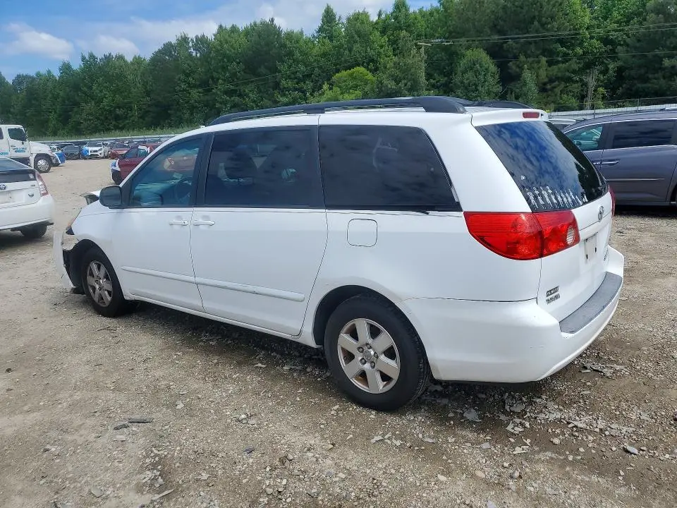 2010 TOYOTA SIENNA LE 7-PASSENGER  
