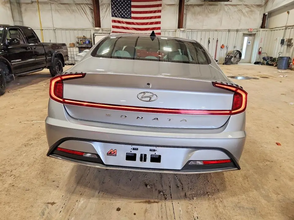 2021 HYUNDAI SONATA SE  
