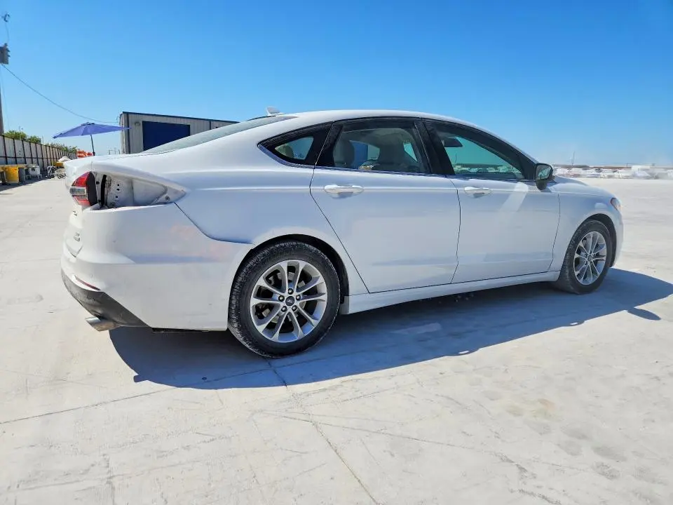 2019 FORD FUSION SE  