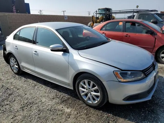 2011 VOLKSWAGEN JETTA SE  
