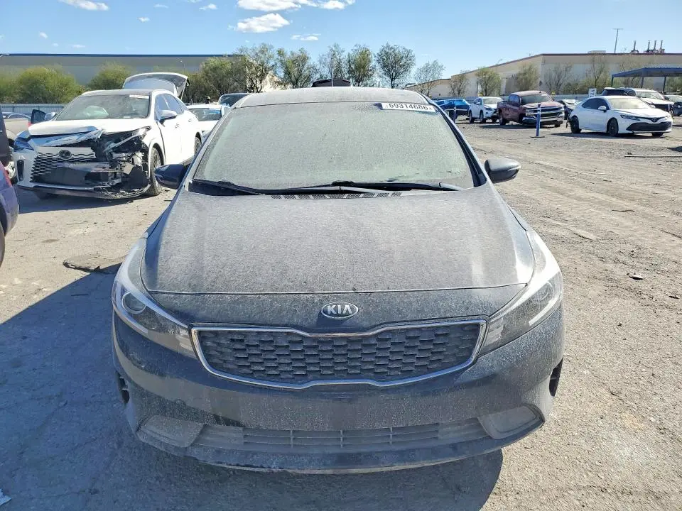 2017 KIA FORTE LX  