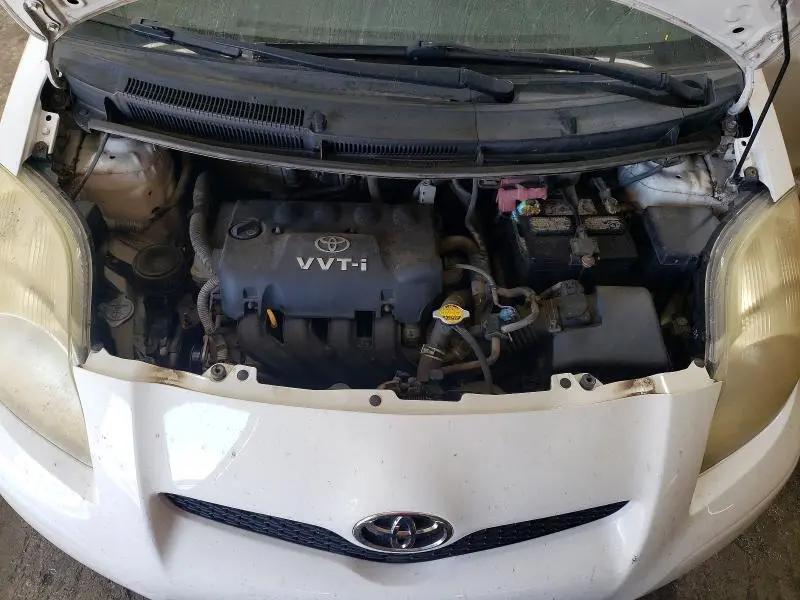 2010 TOYOTA YARIS BASE  