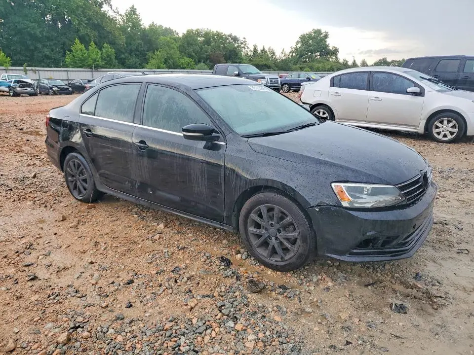 2017 VOLKSWAGEN JETTA SE  