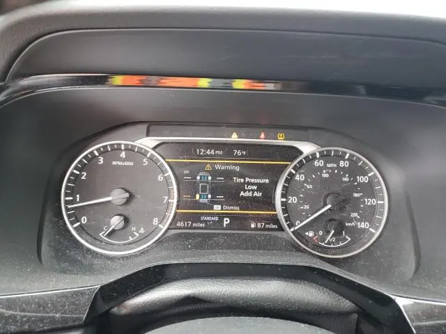 2025 NISSAN PATHFINDER SV  