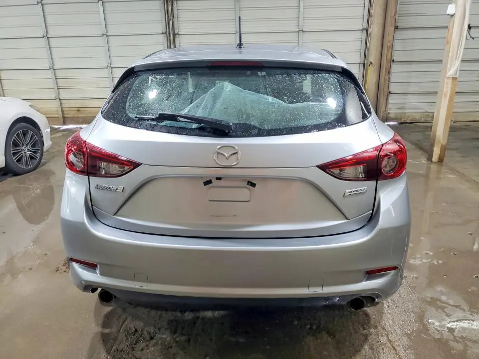 2018 MAZDA 3 TOURING  