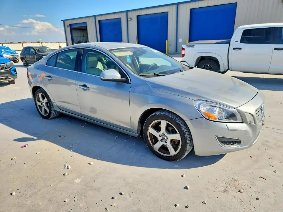 2013 VOLVO S60 T5  
