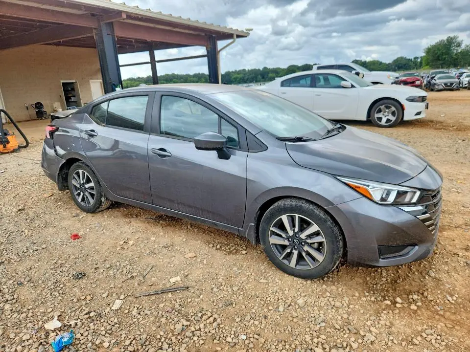 2024 NISSAN VERSA SV  