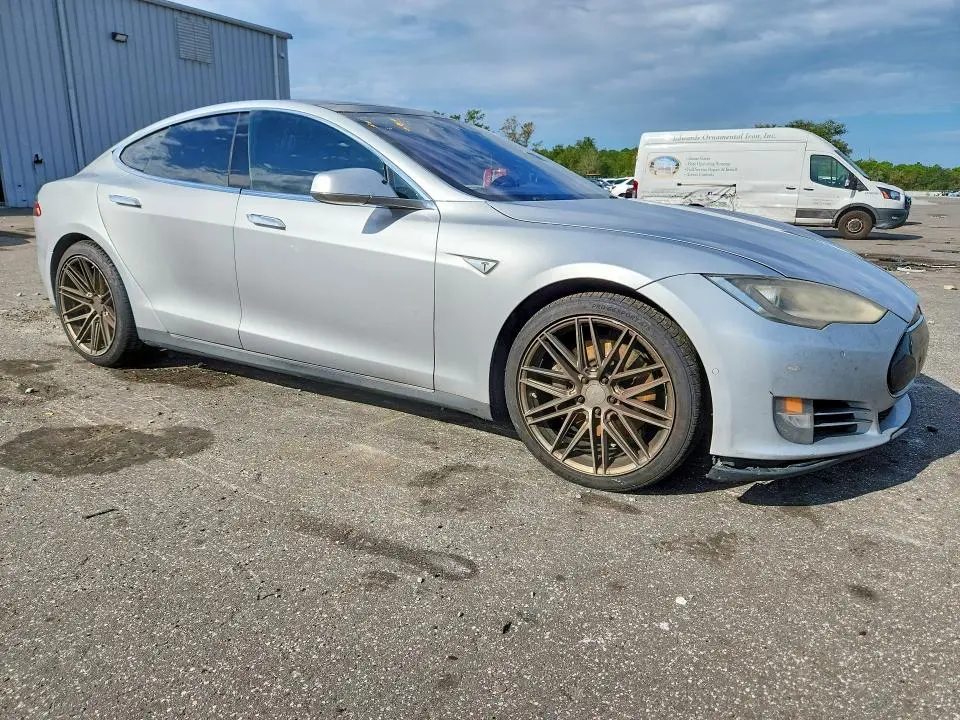 2016 TESLA MODEL S   