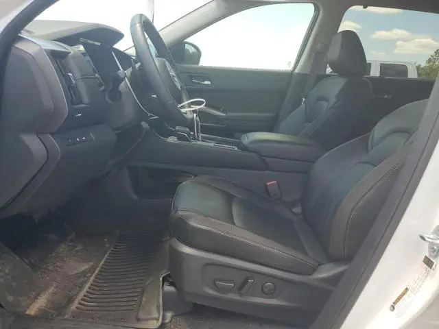 2024 NISSAN PATHFINDER SL  