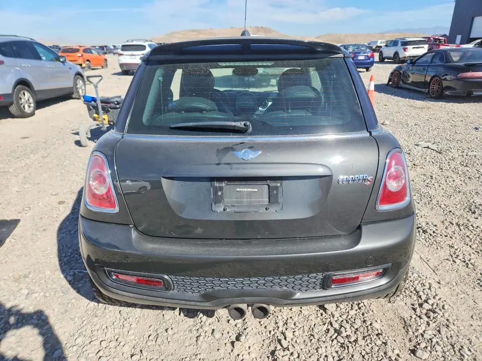 2011 MINI COOPER S  